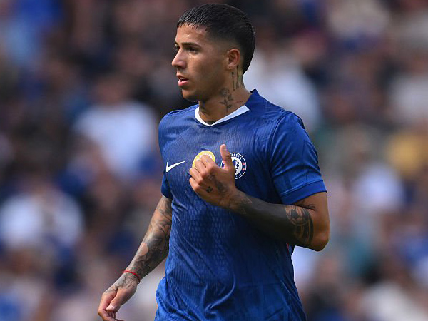 PSG Siapkan Dana Besar untuk Datangkan Enzo Fernandez